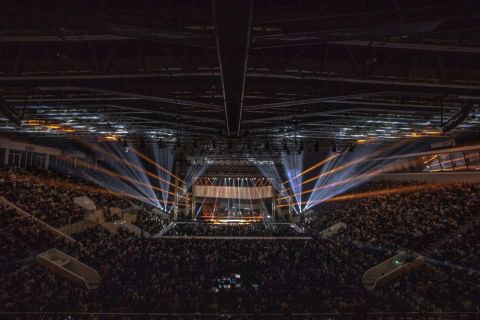 	Suasana Konser Monokrom Tulus