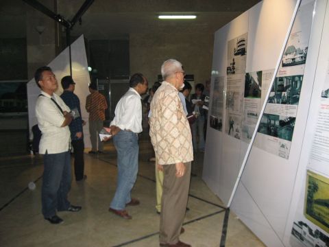 Suasana Pameran Tegang Bentang