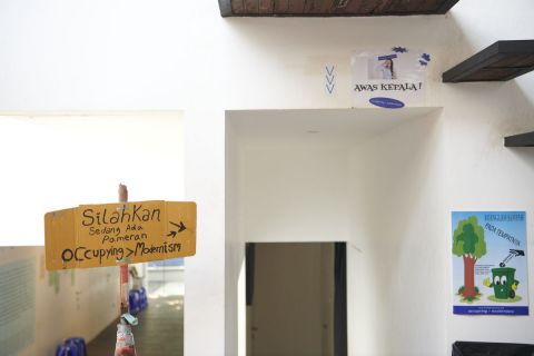 Intervensi Ruang Kafe Kopimanyar dalam Pameran occupying>modernism