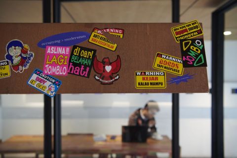 Intervensi Ruang Kafe Kopimanyar dalam Pameran occupying>modernism